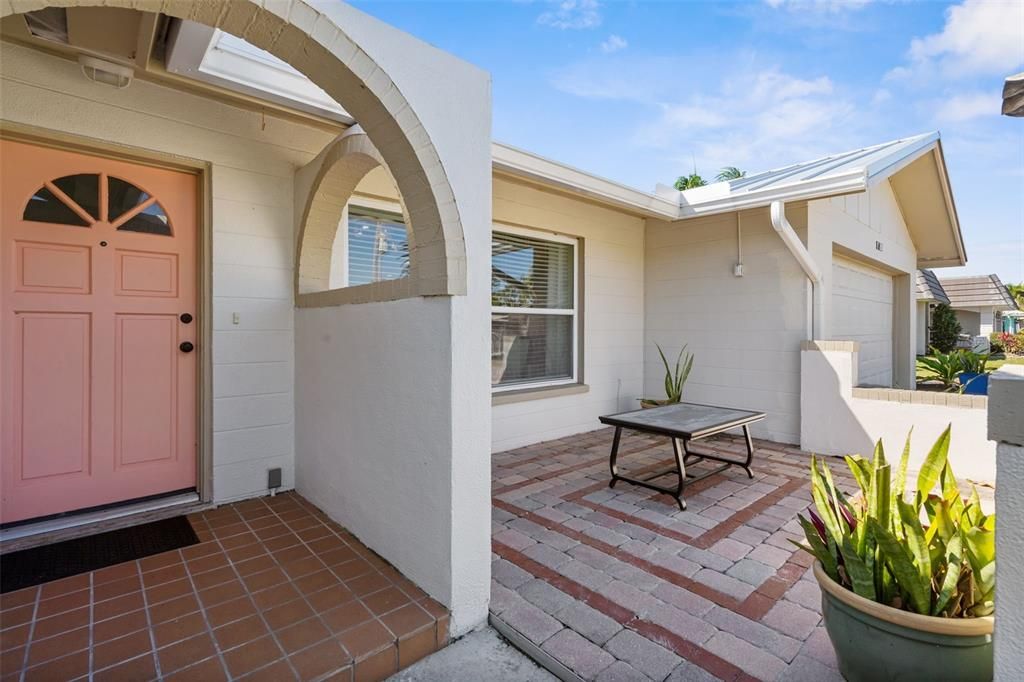 Active With Contract: $489,000 (3 beds, 2 baths, 1711 Square Feet)