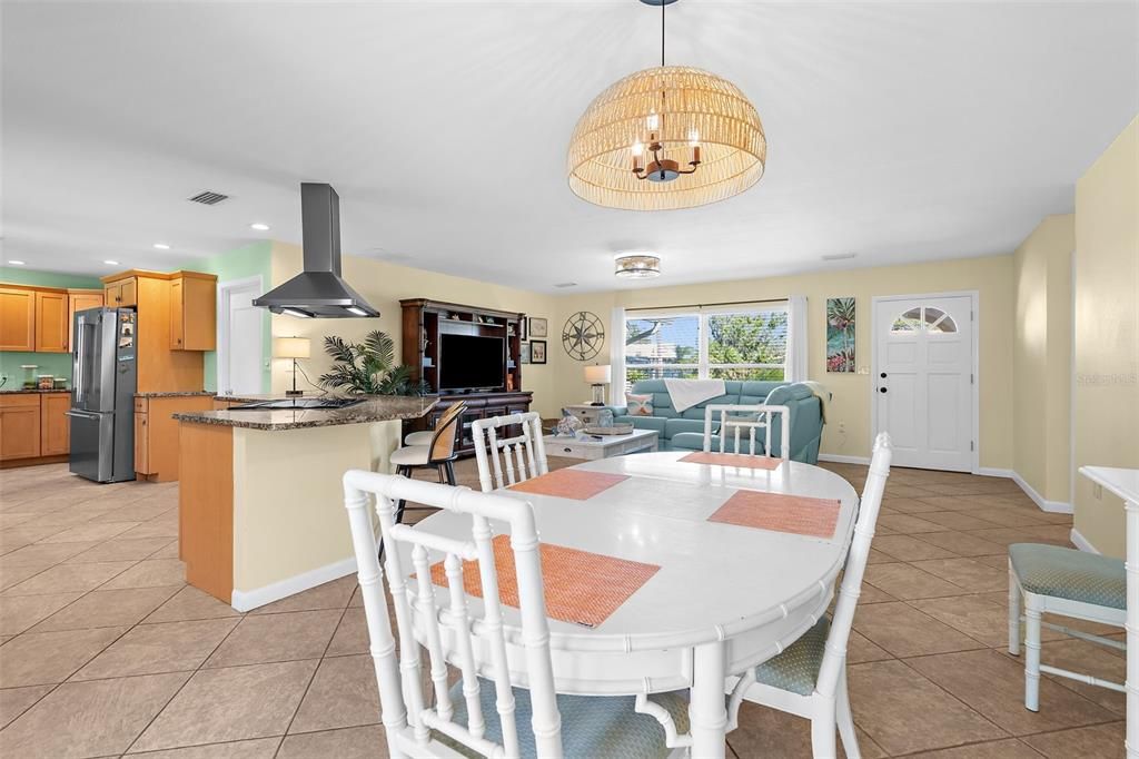 Active With Contract: $489,000 (3 beds, 2 baths, 1711 Square Feet)