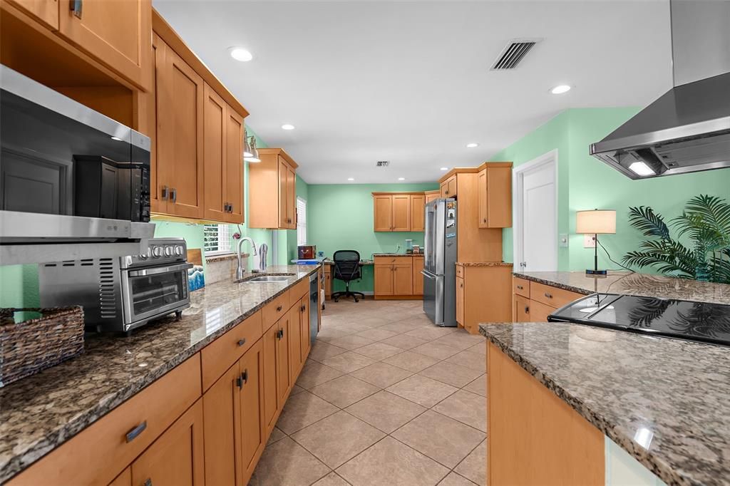 Active With Contract: $489,000 (3 beds, 2 baths, 1711 Square Feet)