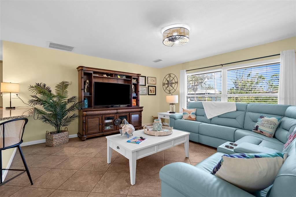 Active With Contract: $489,000 (3 beds, 2 baths, 1711 Square Feet)