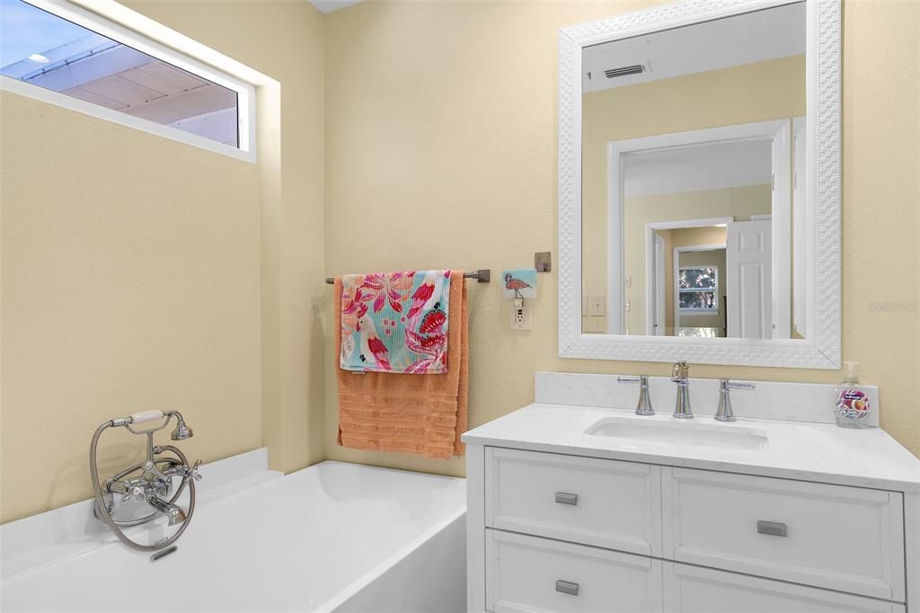 Active With Contract: $489,000 (3 beds, 2 baths, 1711 Square Feet)