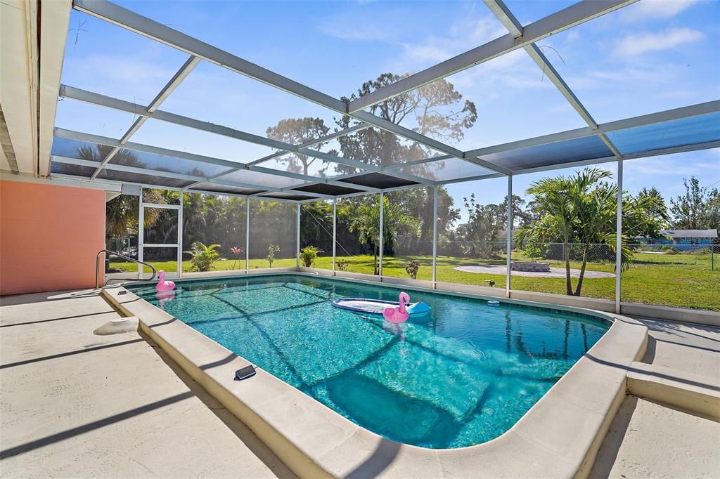 Active With Contract: $489,000 (3 beds, 2 baths, 1711 Square Feet)