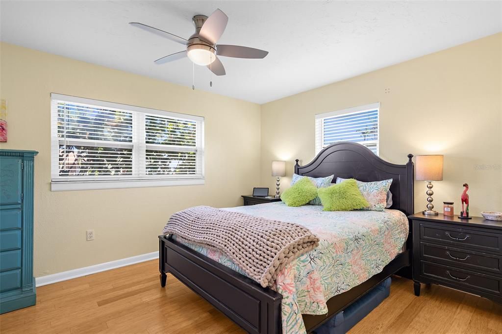 Active With Contract: $489,000 (3 beds, 2 baths, 1711 Square Feet)