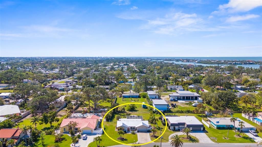 Active With Contract: $489,000 (3 beds, 2 baths, 1711 Square Feet)