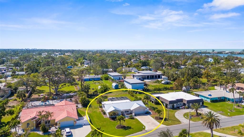 Active With Contract: $489,000 (3 beds, 2 baths, 1711 Square Feet)