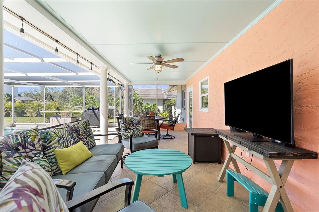 Active With Contract: $489,000 (3 beds, 2 baths, 1711 Square Feet)