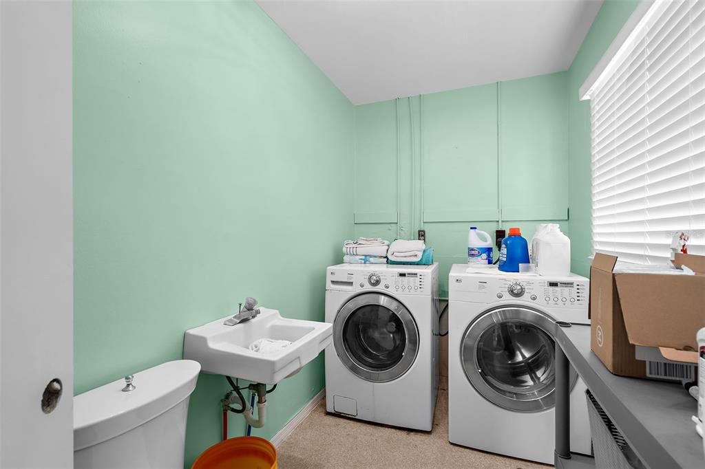 Active With Contract: $489,000 (3 beds, 2 baths, 1711 Square Feet)