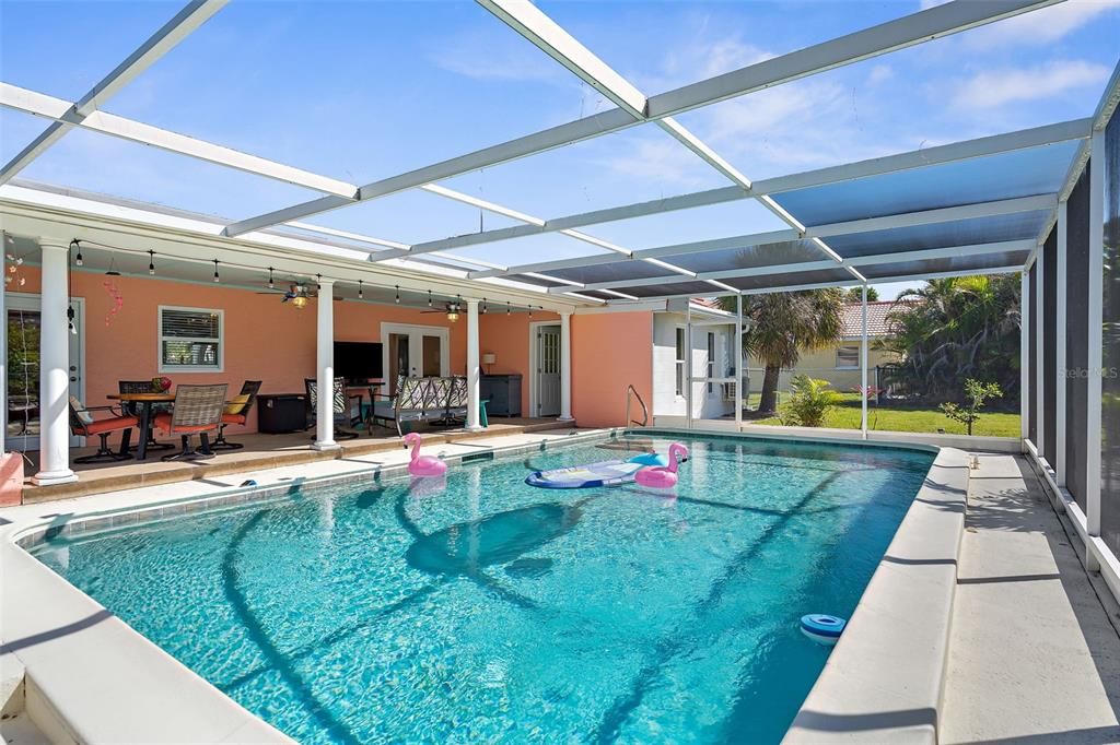 Active With Contract: $489,000 (3 beds, 2 baths, 1711 Square Feet)