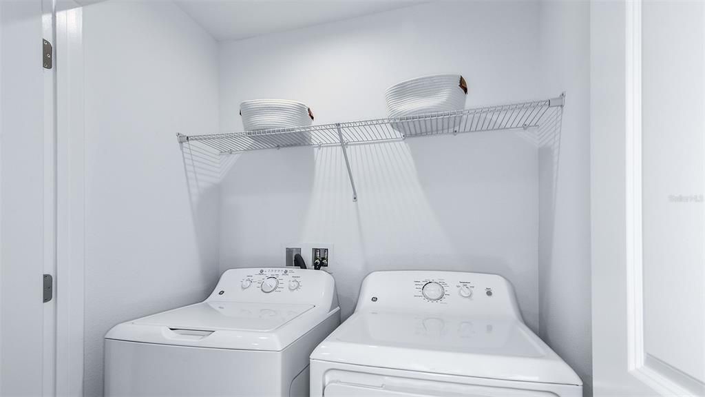 Activo con contrato: $299,000 (3 camas, 2 baños, 1373 Pies cuadrados)