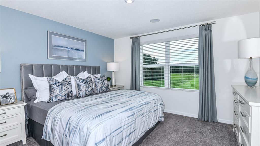 Activo con contrato: $299,000 (3 camas, 2 baños, 1373 Pies cuadrados)