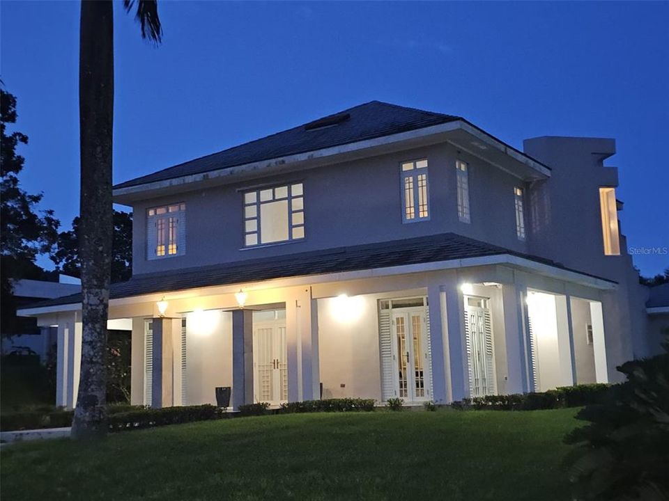 Vendido Recientemente: $830,000 (5 camas, 3 baños, 3266 Pies cuadrados)