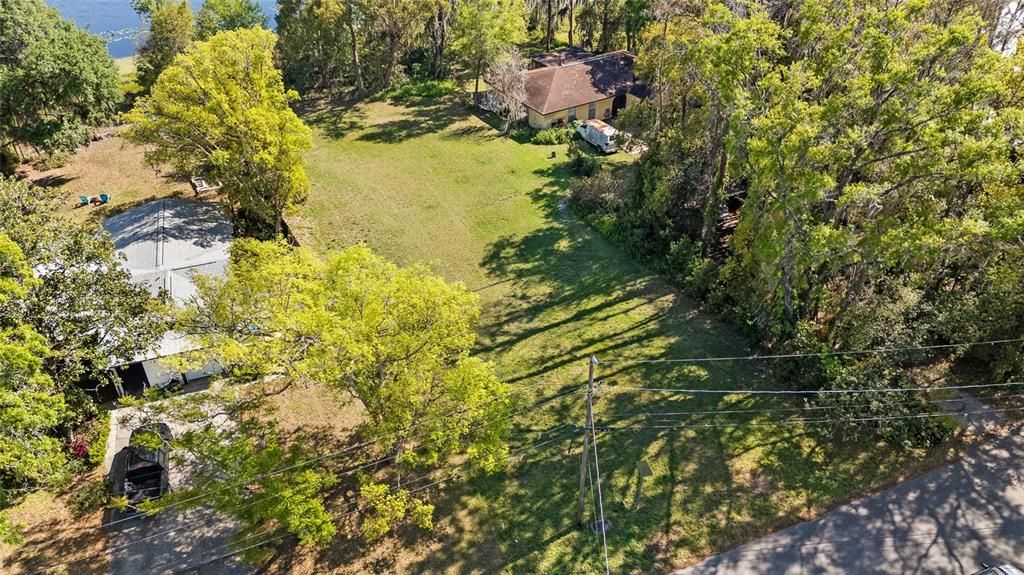 На продажу: $375,000 (0.48 acres)