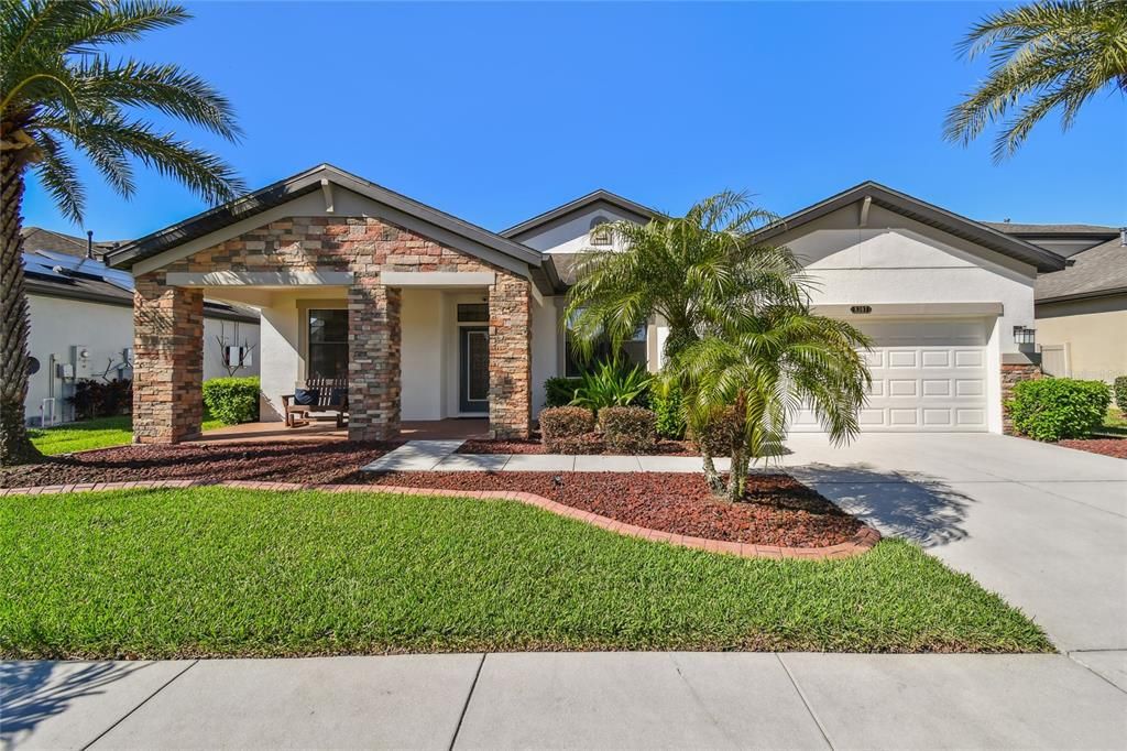 Recently Sold: $635,000 (3 beds, 3 baths, 2408 Square Feet)