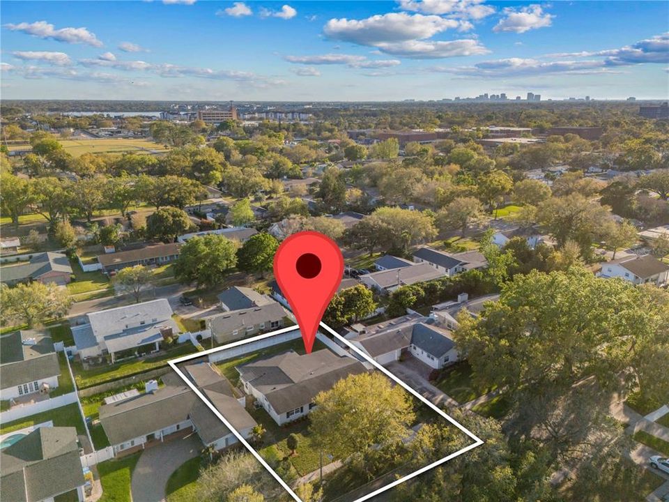 合同活跃: $715,000 (3 贝兹, 2 浴室, 2134 平方英尺)