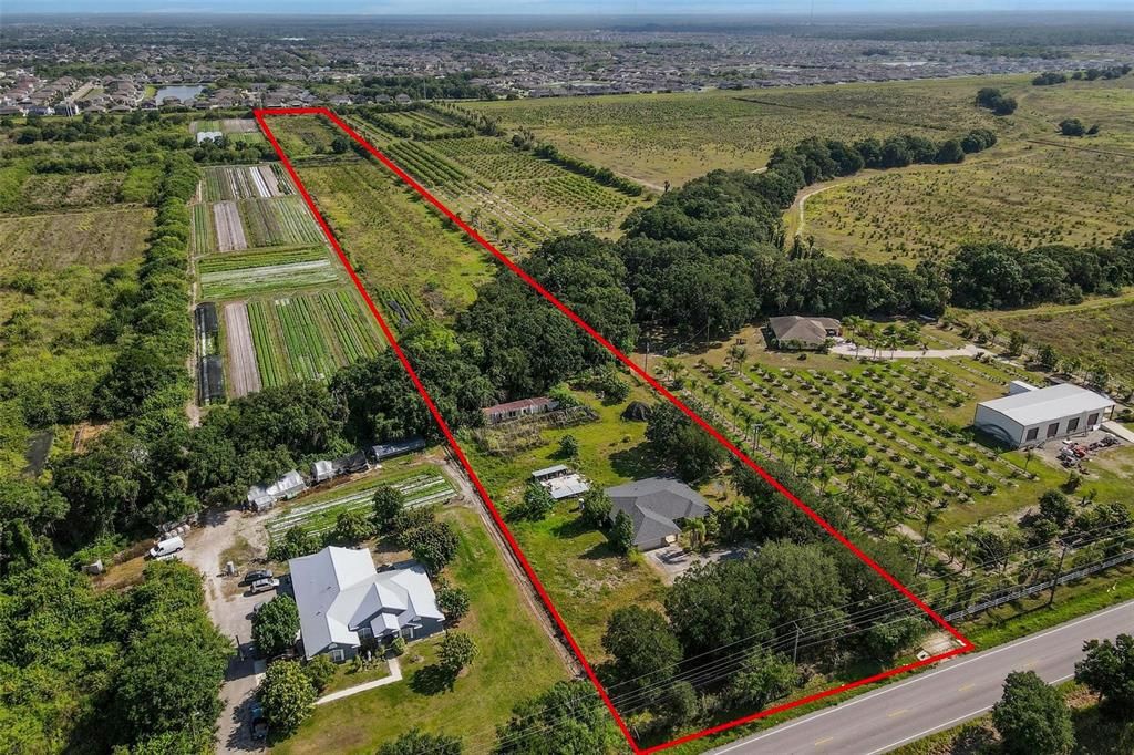 For Sale: $1,700,000 (3 beds, 2 baths, 2101 Square Feet)