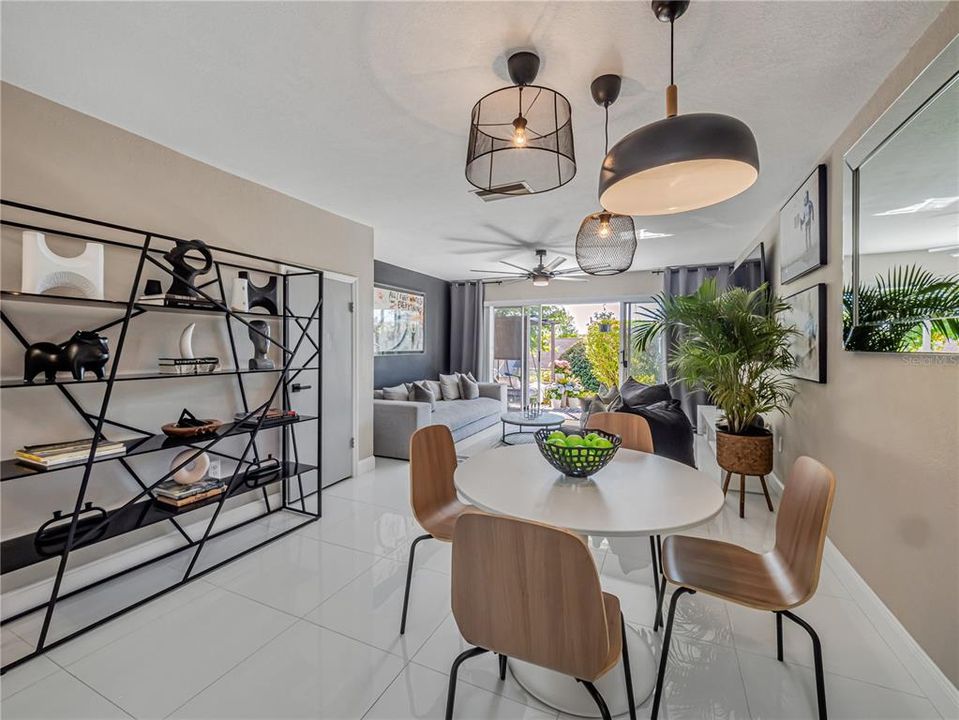 На продажу: $240,000 (2 спален, 2 ванн, 1073 Квадратных фут)