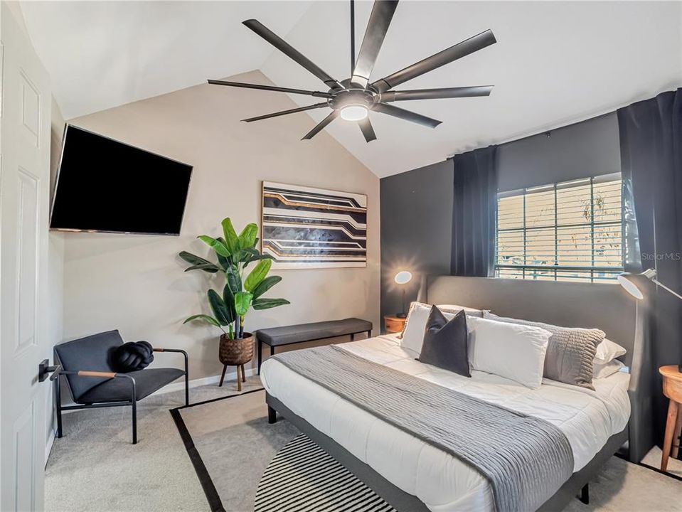 На продажу: $240,000 (2 спален, 2 ванн, 1073 Квадратных фут)