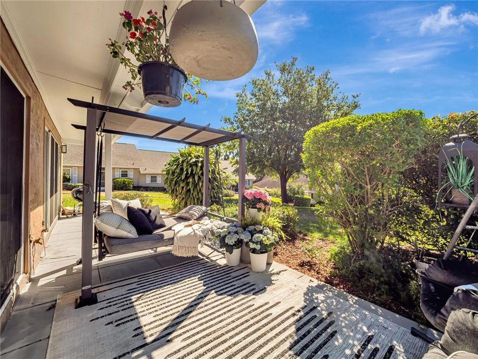 На продажу: $240,000 (2 спален, 2 ванн, 1073 Квадратных фут)