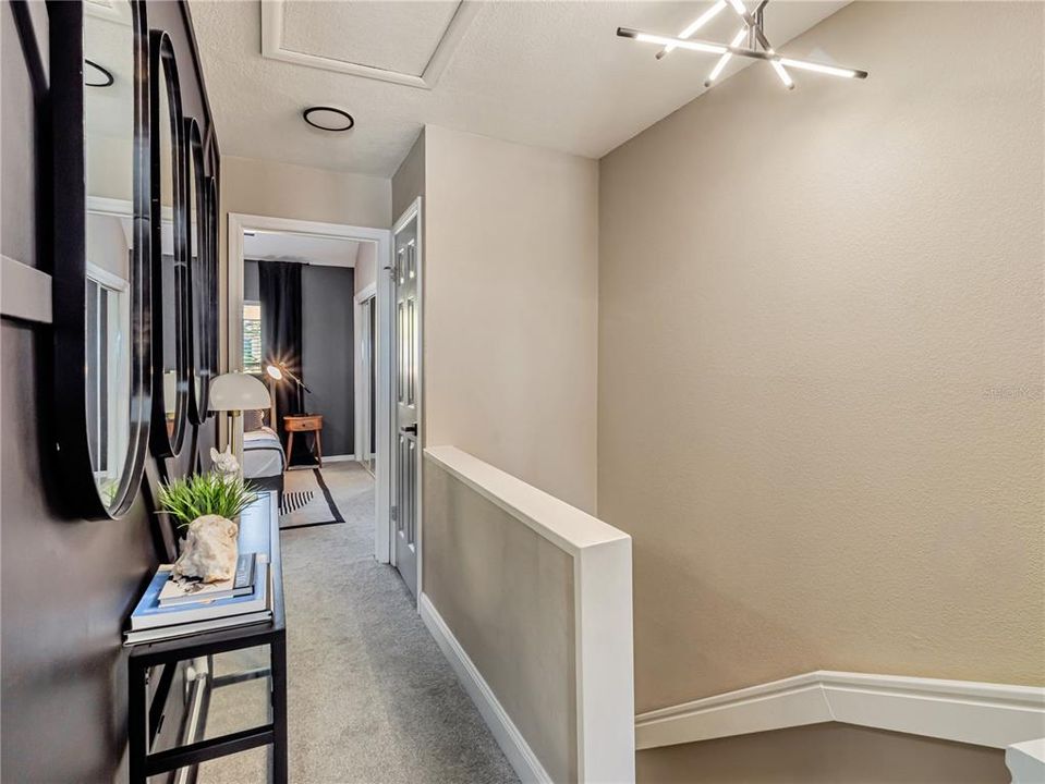 На продажу: $240,000 (2 спален, 2 ванн, 1073 Квадратных фут)