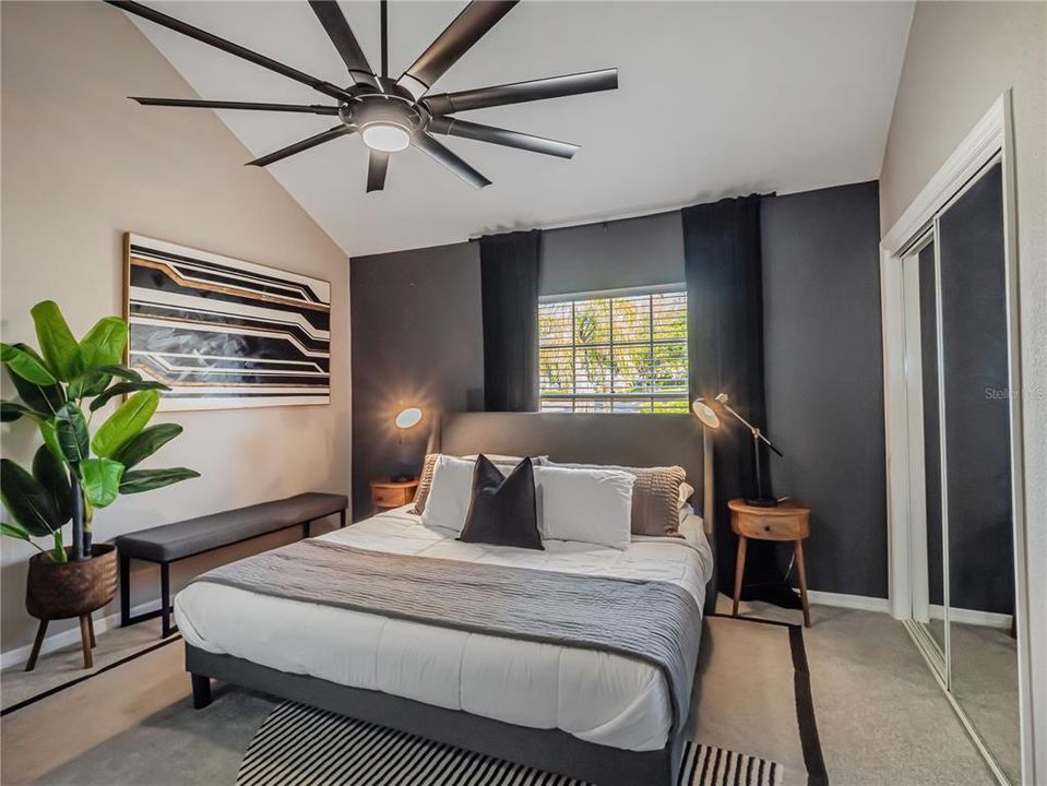 На продажу: $240,000 (2 спален, 2 ванн, 1073 Квадратных фут)