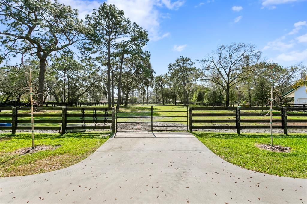 En Venta: $5,995,000 (3 camas, 2 baños, 3405 Pies cuadrados)