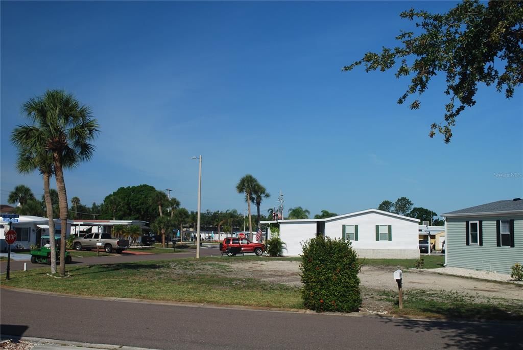 На продажу: $75,000 (0.17 acres)