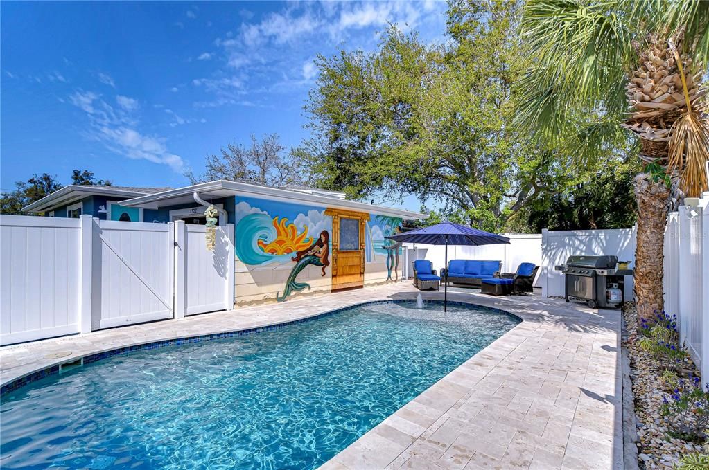 Active With Contract: $3,000 (2 beds, 1 baths, 864 Square Feet)