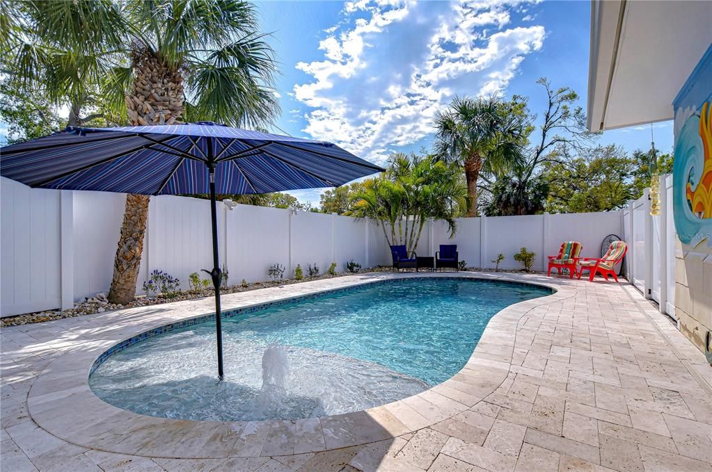 Active With Contract: $3,000 (2 beds, 1 baths, 864 Square Feet)