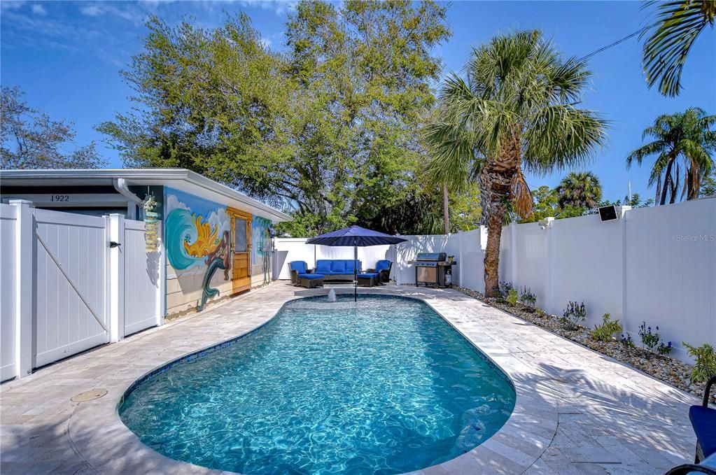 Active With Contract: $3,000 (2 beds, 1 baths, 864 Square Feet)