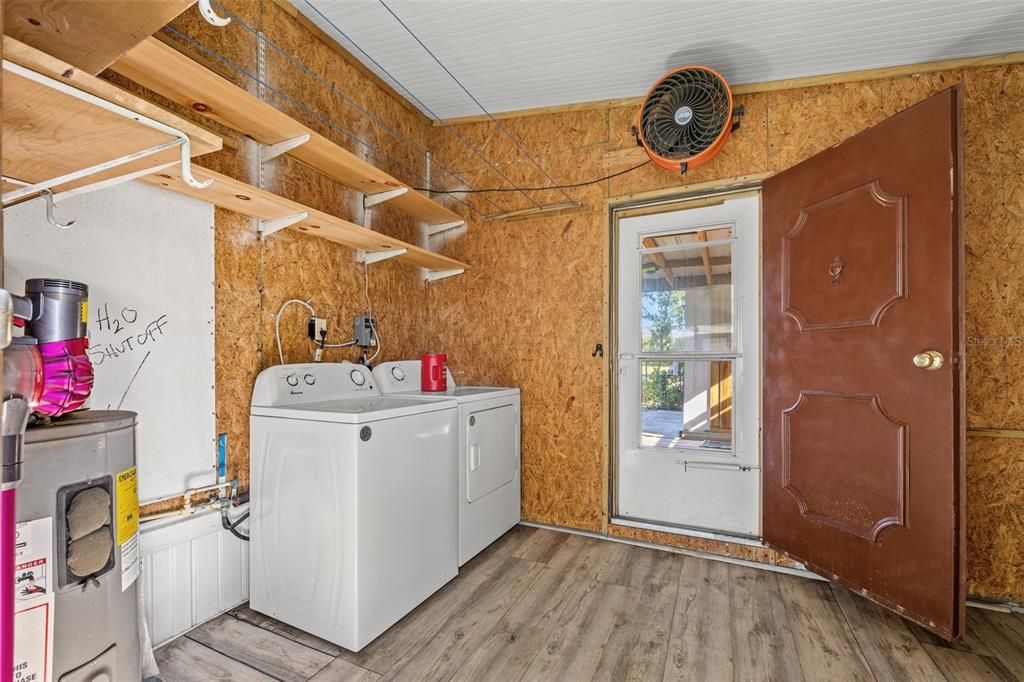 For Sale: $152,900 (2 beds, 2 baths, 1152 Square Feet)