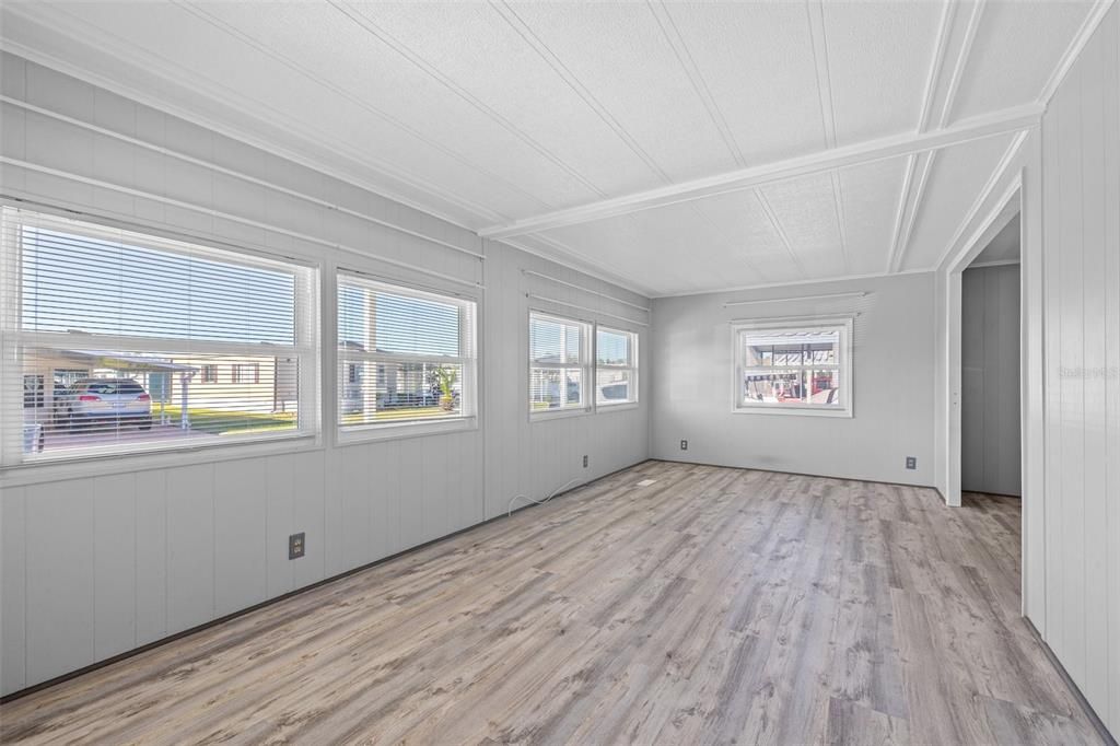 For Sale: $152,900 (2 beds, 2 baths, 1152 Square Feet)