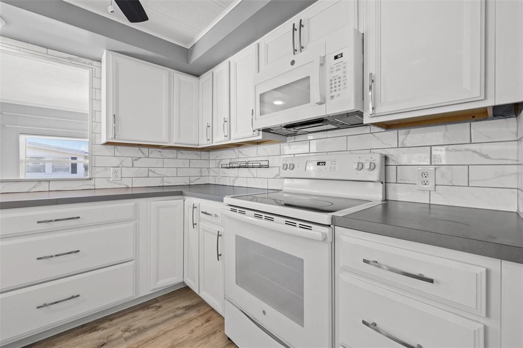 For Sale: $152,900 (2 beds, 2 baths, 1152 Square Feet)