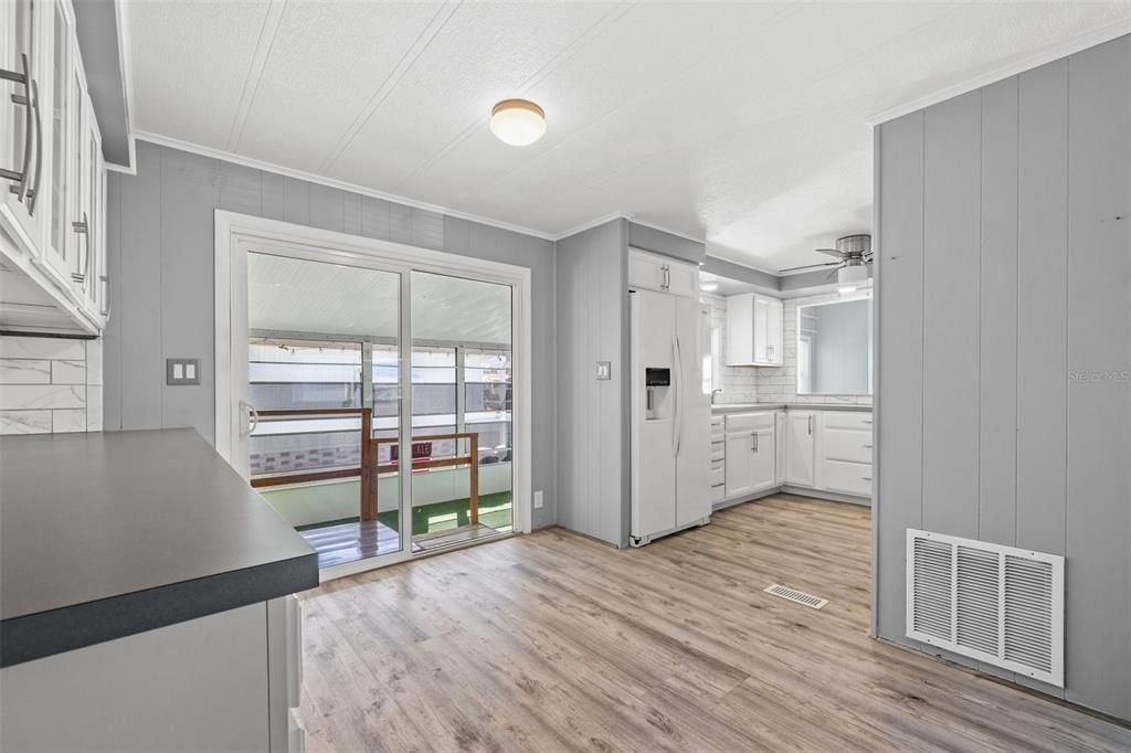 For Sale: $152,900 (2 beds, 2 baths, 1152 Square Feet)