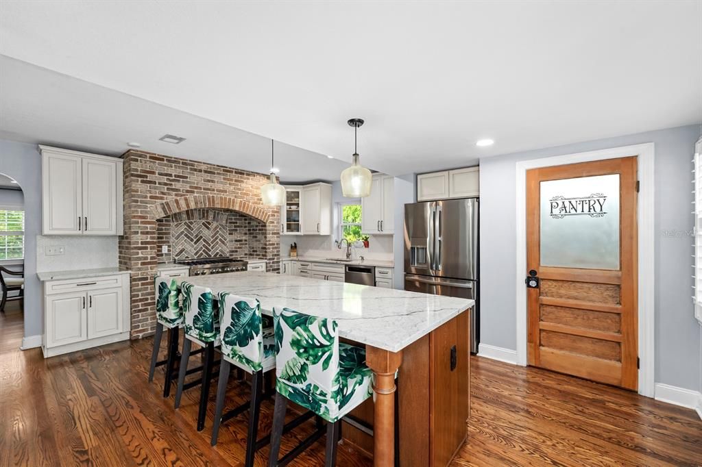 待售: $724,000 (4 贝兹, 3 浴室, 2480 平方英尺)