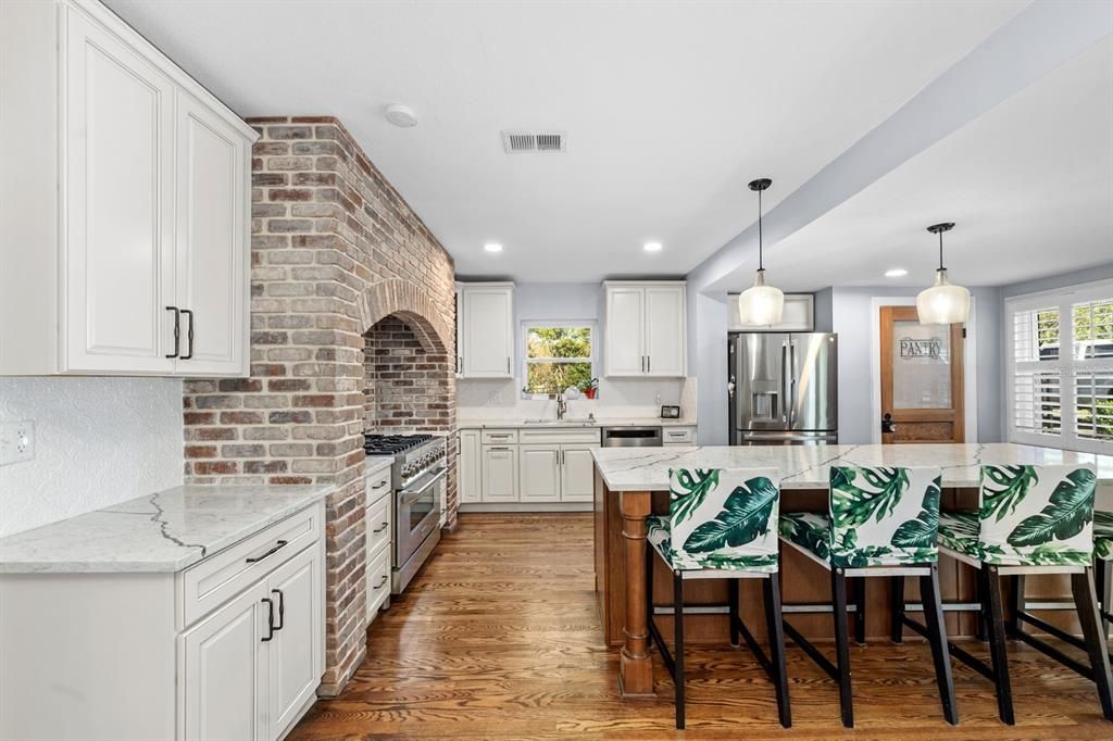 待售: $724,000 (4 贝兹, 3 浴室, 2480 平方英尺)