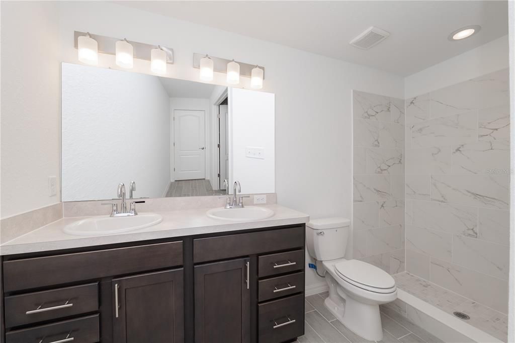 Active With Contract: $277,020 (3 beds, 2 baths, 1266 Square Feet)