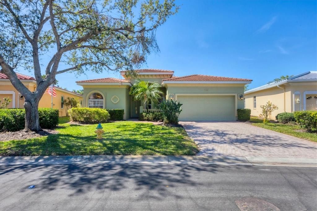 Недавно продано: $608,000 (3 спален, 2 ванн, 1744 Квадратных фут)