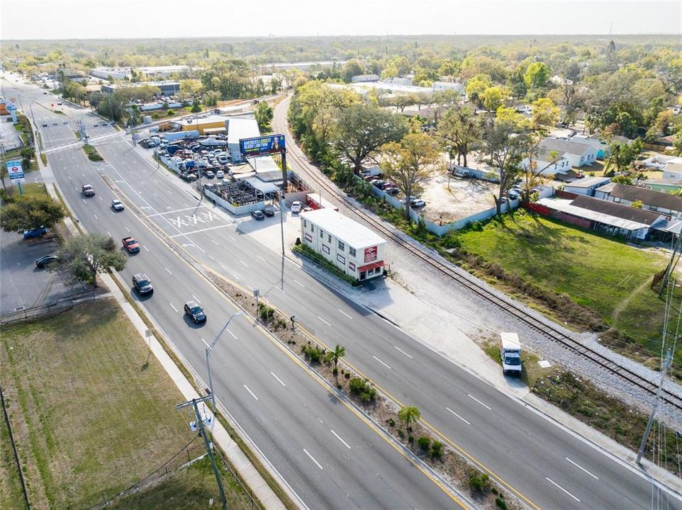 合同活跃: $495,000 (0 贝兹, 0 浴室, 2438 平方英尺)