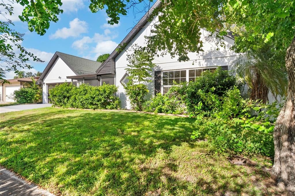 Active With Contract: $545,000 (3 beds, 2 baths, 2016 Square Feet)