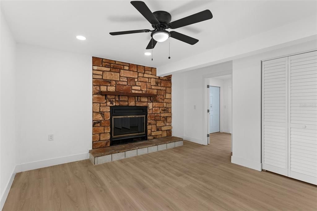 Active With Contract: $545,000 (3 beds, 2 baths, 2016 Square Feet)