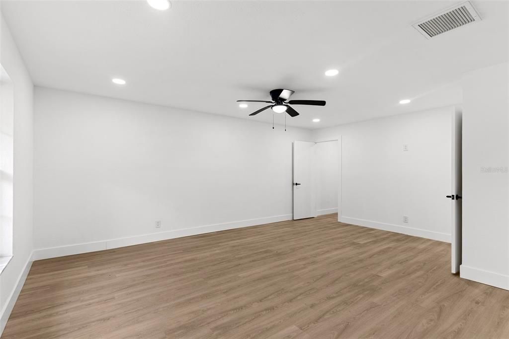 Active With Contract: $545,000 (3 beds, 2 baths, 2016 Square Feet)