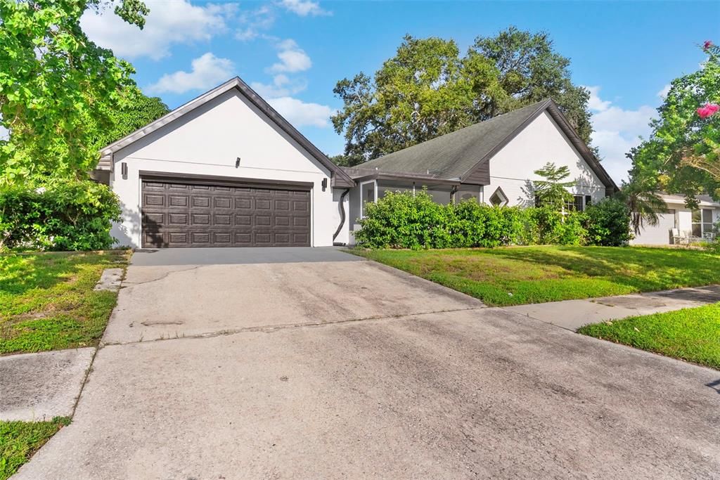 Active With Contract: $545,000 (3 beds, 2 baths, 2016 Square Feet)