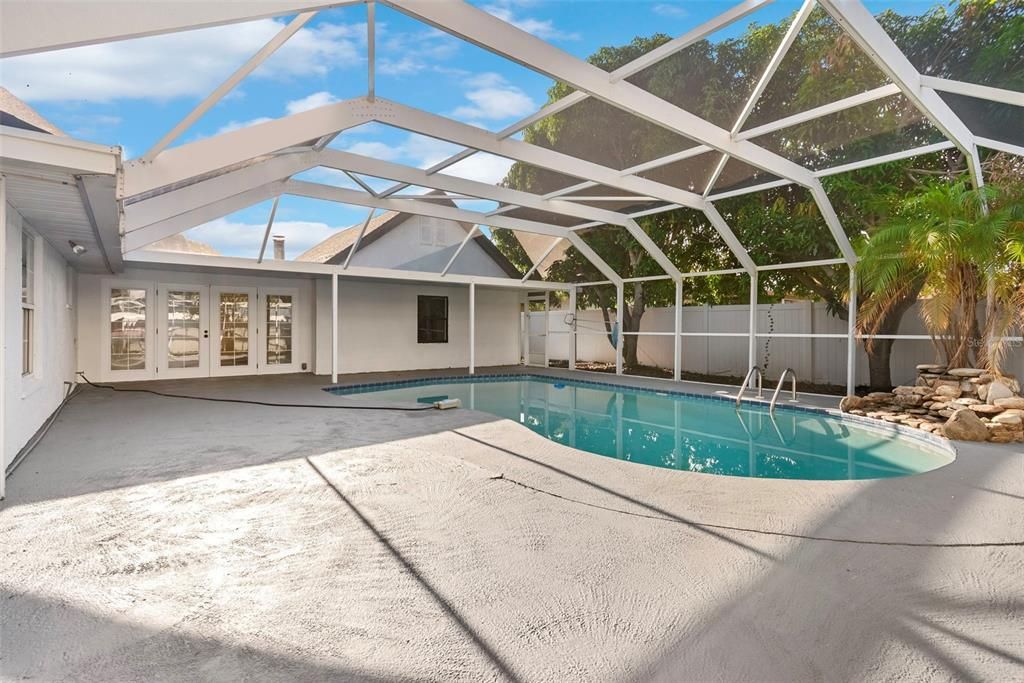 Active With Contract: $545,000 (3 beds, 2 baths, 2016 Square Feet)