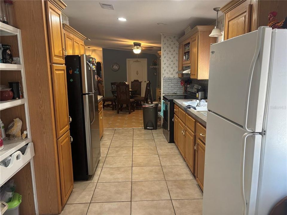 待售: $200,000 (3 贝兹, 2 浴室, 1404 平方英尺)