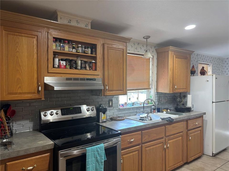 待售: $200,000 (3 贝兹, 2 浴室, 1404 平方英尺)