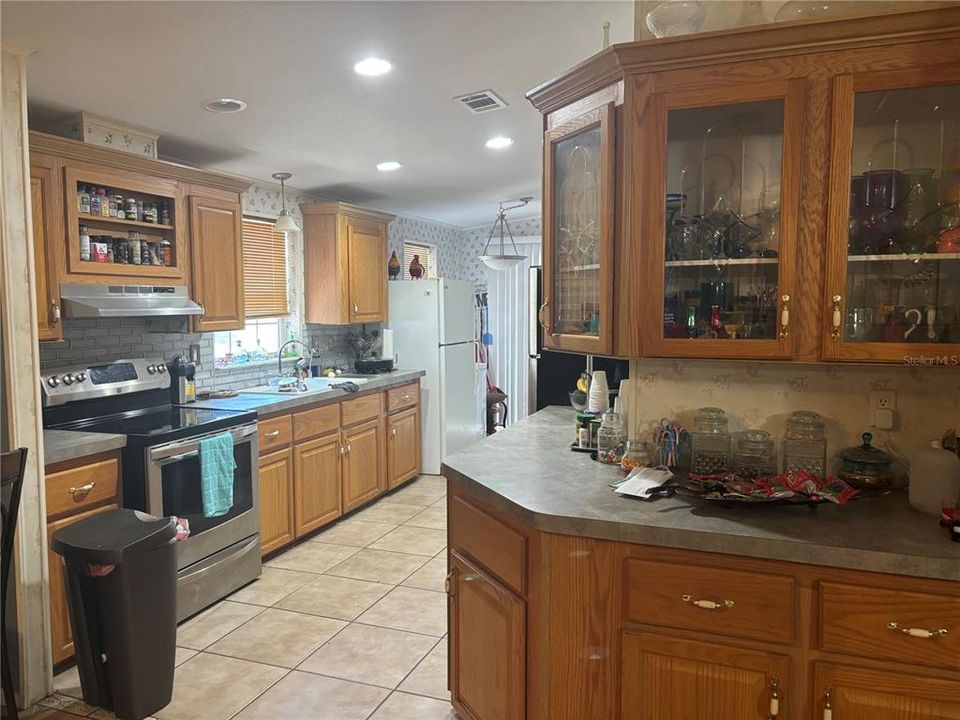 待售: $200,000 (3 贝兹, 2 浴室, 1404 平方英尺)