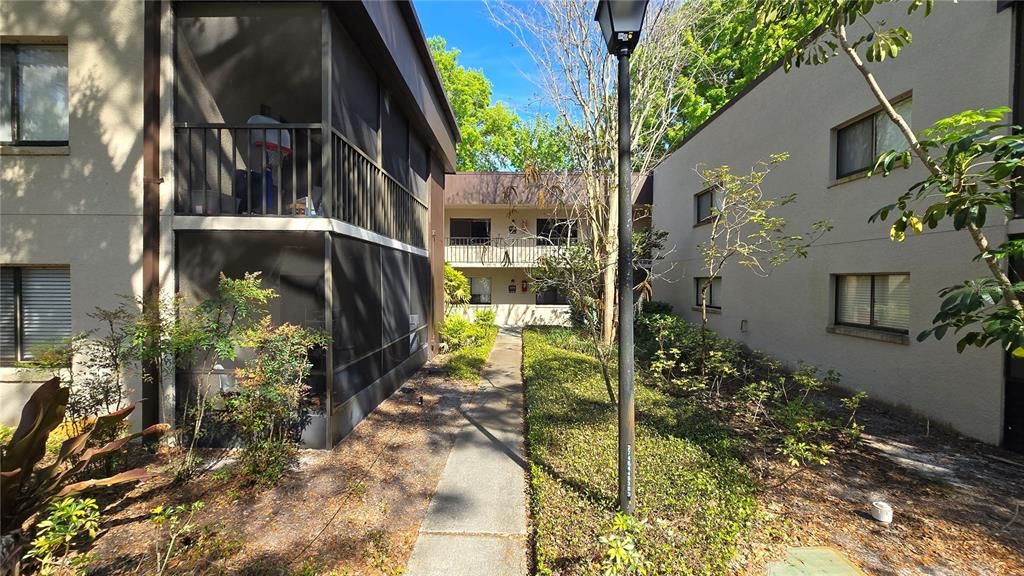 最近售出: $139,900 (2 贝兹, 2 浴室, 960 平方英尺)