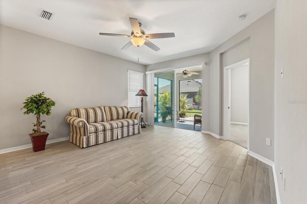 待售: $350,000 (2 贝兹, 2 浴室, 1462 平方英尺)