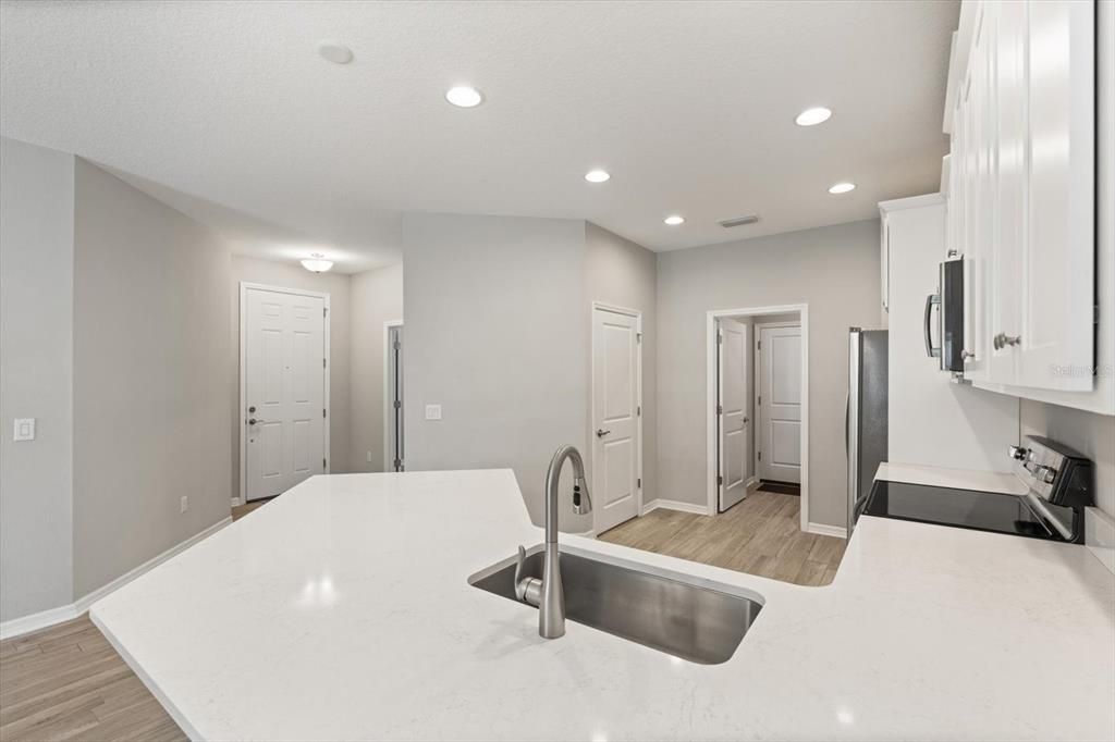 待售: $350,000 (2 贝兹, 2 浴室, 1462 平方英尺)