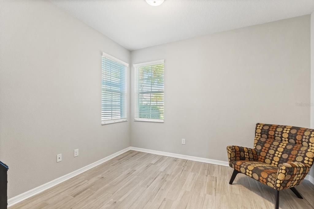 待售: $350,000 (2 贝兹, 2 浴室, 1462 平方英尺)